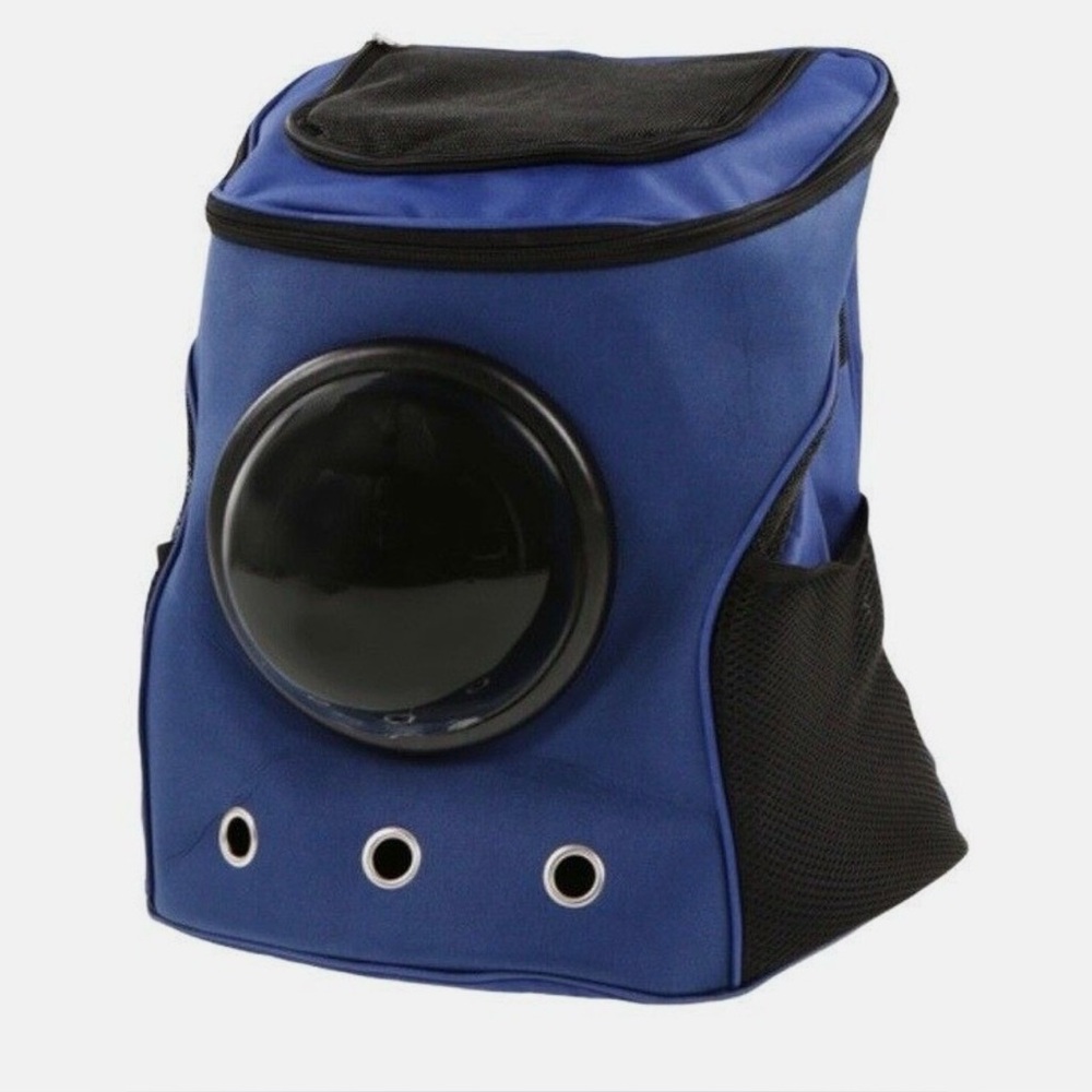 NWOT PET TRAVEL BACKPACK W/ VENTILATED SEE THROUGH BUBBLE WINDOW.